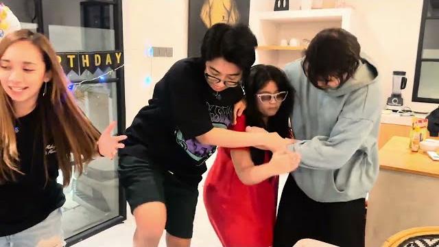Ke bali untuk ayas !! Ke bali untuk ayas !!