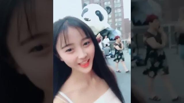 童颜巨乳快手琴琴抖奶俄舞 童颜巨乳快手琴琴抖奶俄舞