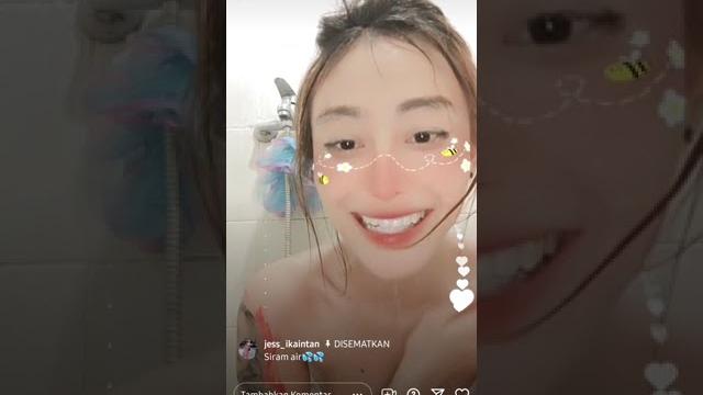 Jessica intan live mandi bar bar Jessica intan live mandi bar bar