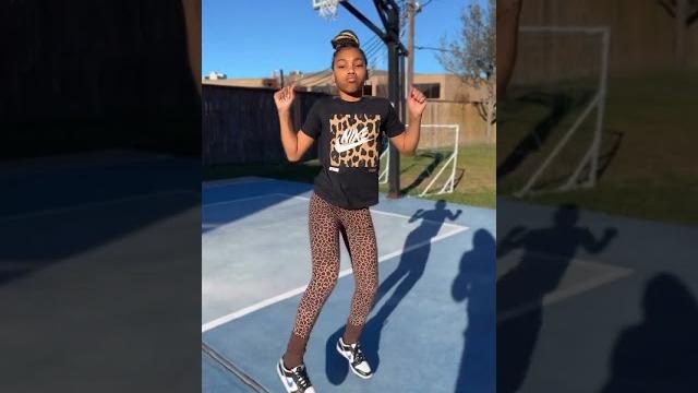 She be tweakin She be tweakin