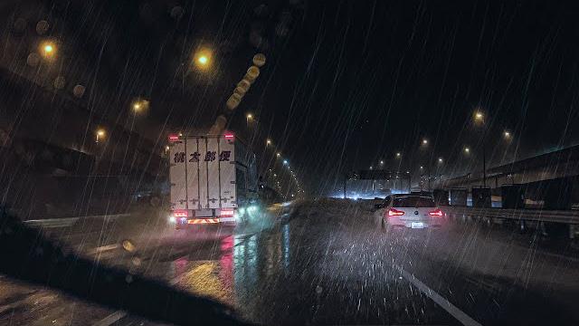 ️driving on the highway leading from tokyo to the suburbs in heavy rain for #sleep #work #study ️driving on the highway leading from tokyo to the suburbs in heavy rain for #sleep #work #study