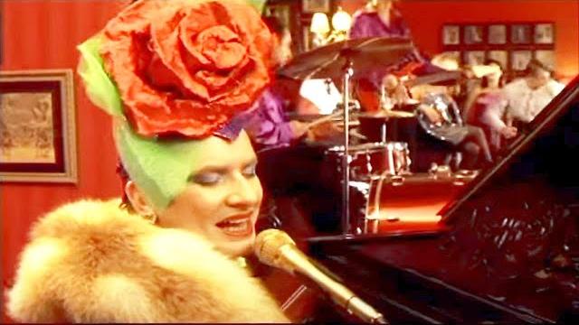 Verka serduchka - тук, тук, тук (official video) Verka serduchka - тук, тук, тук (official video)