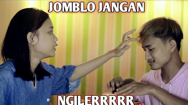 Game modusss !! yang kalah buka baju Game modusss !! yang kalah buka baju