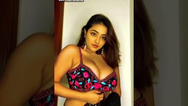 Hot desi indian girl showing big boobs and cleavage in sexy saree #hotreels #viralreels #hotshorts Hot desi indian girl showing big boobs and cleavage in sexy saree #hotreels #viralreels #hotshorts
