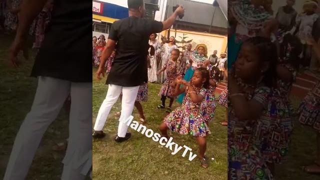 My little baby girl twerking on action. My little baby girl twerking on action.