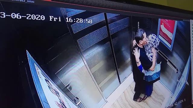 Keasyik lupa kalau ada cctv. Keasyik lupa kalau ada cctv.