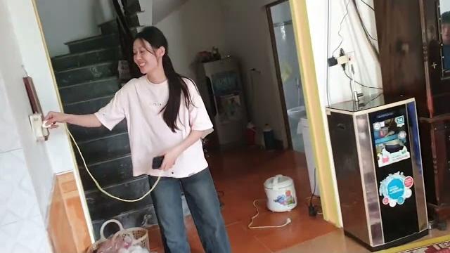 Gato đã đưa bích loan, gia linh, gia bảo về đến quê, ông bà đang đợi cơm, mọi người xuống thăm bon Gato đã đưa bích loan, gia linh, gia bảo về đến quê, ông bà đang đợi cơm, mọi người xuống thăm bon