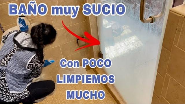 Limpia las puertas de vidrio de la ducha con jabon pegado y grasa| limpia el baño muy sucio Limpia las puertas de vidrio de la ducha con jabon pegado y grasa| limpia el baño muy sucio