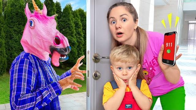 Who's at the door + more kids videos by diana and roma family Who's at the door + more kids videos by diana and roma family