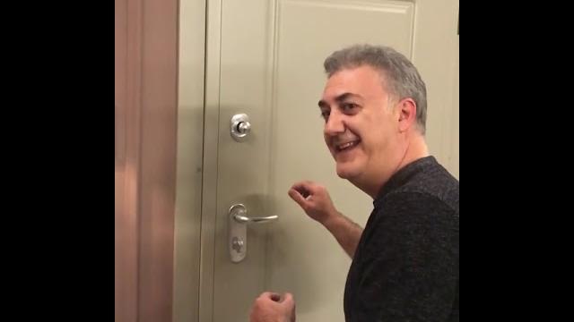 Çocuklar duymasın'ın sahne arkasında efsane şaka Çocuklar duymasın'ın sahne arkasında efsane şaka