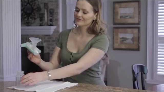 One hand manual breast pump | purely yours | ameda One hand manual breast pump | purely yours | ameda