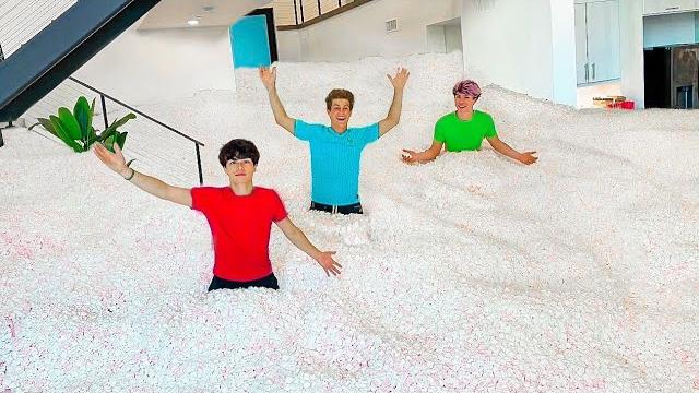Filling my entire house with packing peanuts!! Filling my entire house with packing peanuts!!