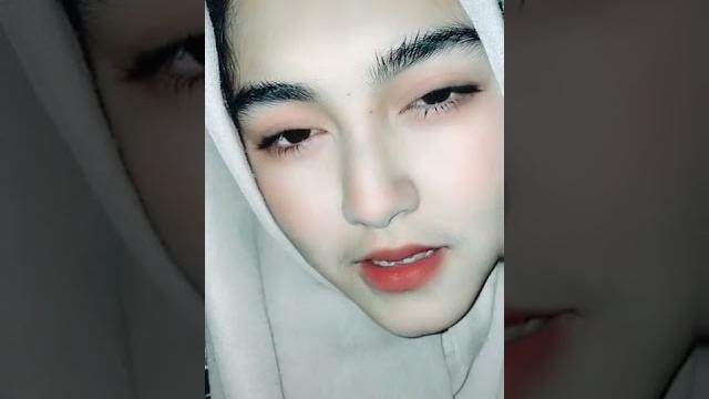 Abg berwajah cantik putih mulus Abg berwajah cantik putih mulus
