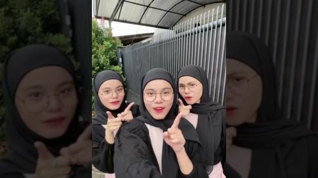 Jedak jeduk kembar3( dita, dina, dini) Jedak jeduk kembar3( dita, dina, dini)
