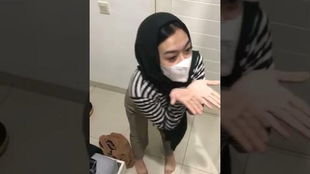 Jilbab cantik ketat nungging Jilbab cantik ketat nungging