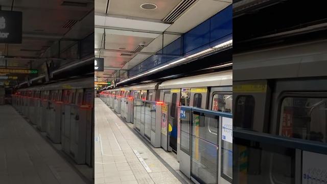 #taipei #metro #c321 #siemens-sgp emu - doors are closing! (hhpsd, part one) 台北捷運南港線 #shorts #taipei #metro #c321 #siemens-sgp emu - doors are closing! (hhpsd, part one) 台北捷運南港線 #shorts