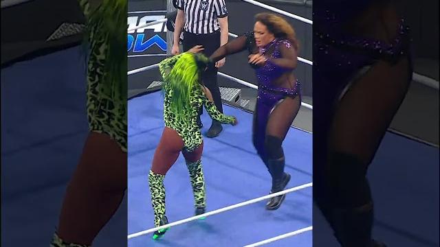 Naomi showed out against nia jax Naomi showed out against nia jax 