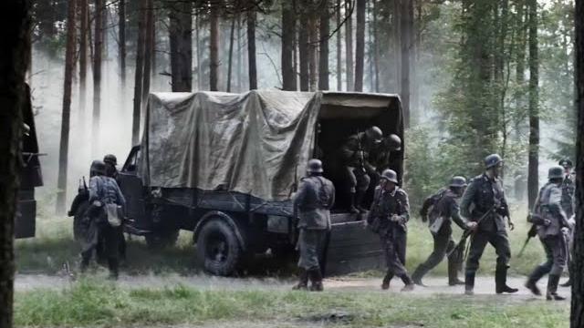 Диверсионная группа получает секретное задание! приказ «уничтожить» военные фильмы, новинки кино Диверсионная группа получает секретное задание! приказ «уничтожить» военные фильмы, новинки кино
