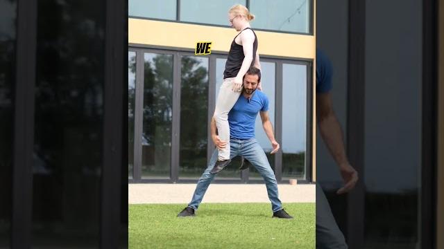 Acro with @movementbydavid : bow and arrow #stayflexy Acro with @movementbydavid : bow and arrow #stayflexy