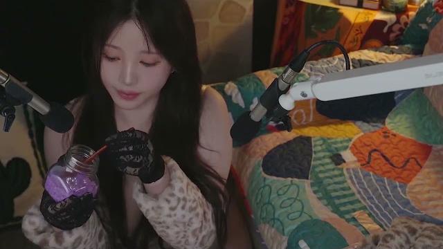 Yoonying 口水晶棒asmr舔耳福利#评论区更多福利 Yoonying 口水晶棒asmr舔耳福利#评论区更多福利