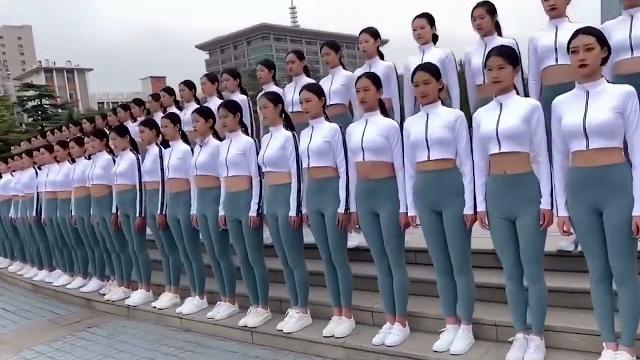 涨涨见识,原国内恒大歌舞团全体美女,有没有你喜欢的。 涨涨见识,原国内恒大歌舞团全体美女,有没有你喜欢的。