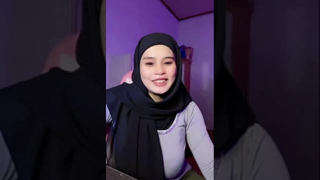 Ika suzy sampe ganti baju demi kepuasan penonton Ika suzy sampe ganti baju demi kepuasan penonton