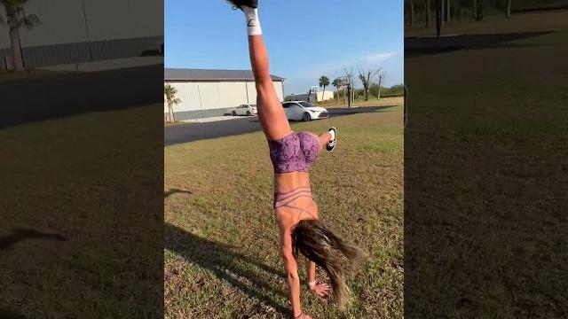 Body paint cartwheels! @jenthebodypainter Body paint cartwheels! @jenthebodypainter