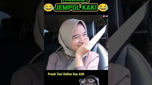 Ngemut jempol kaki #lucu #funny #ngakak #shorts Ngemut jempol kaki #lucu #funny #ngakak #shorts