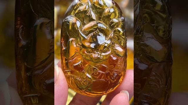 蓝珀九尾狐 琥珀界十大雕刻师作品 翡翠,蜜蜡旗舰店-坤熙翡翠,蜜蜡店 蓝珀九尾狐 琥珀界十大雕刻师作品 翡翠,蜜蜡旗舰店-坤熙翡翠,蜜蜡店