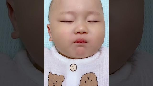 真心建议:家里有宝宝不喜欢刷牙的 一定要备上护齿口腔喷雾 喝完乃吃完糖也可以喷一下 就不用刷牙很方便 真心建议:家里有宝宝不喜欢刷牙的 一定要备上护齿口腔喷雾 喝完乃吃完糖也可以喷一下 就不用刷牙很方便