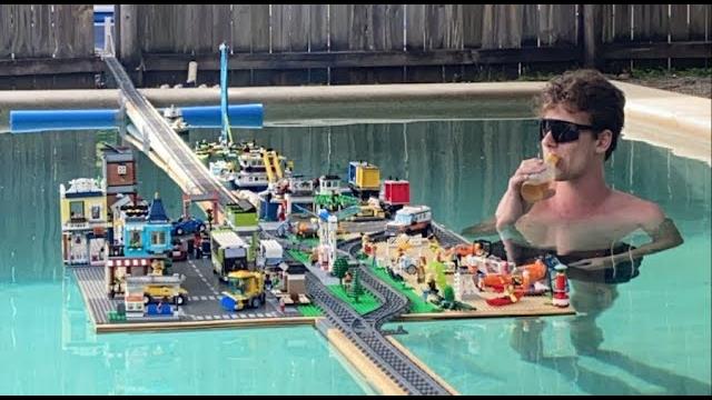 Lego garden train set ride, that's 120m / 393feet long Lego garden train set ride, that's 120m / 393feet long