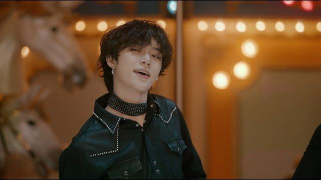 Txt (투모로우바이투게더) '5시 53분의 하늘에서 발견한 너와 나' official mv Txt (투모로우바이투게더) '5시 53분의 하늘에서 발견한 너와 나' official mv