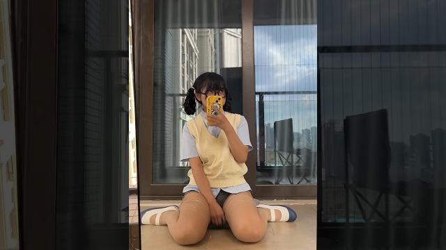 肉腿眼镜妹。#反差女 #阿嘿颜 肉腿眼镜妹。#反差女 #阿嘿颜