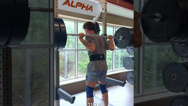 Heavy squats #squats #lifthard #cutweight #liftbig #workoutcomplete #squatproof #glutedrive Heavy squats #squats #lifthard #cutweight #liftbig #workoutcomplete #squatproof #glutedrive