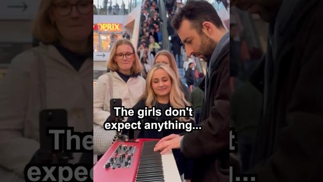 The most epic carol of the bells flashmob everyone was shocked The most epic carol of the bells flashmob everyone was shocked