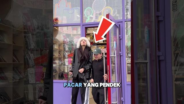 Wanita ini memiliki pacar pendek ️ #shorts Wanita ini memiliki pacar pendek ️ #shorts