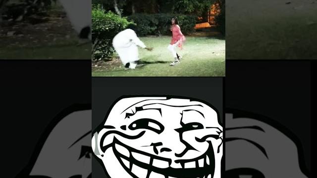 Girls vs boys with ghost prank troll-face Girls vs boys with ghost prank troll-face