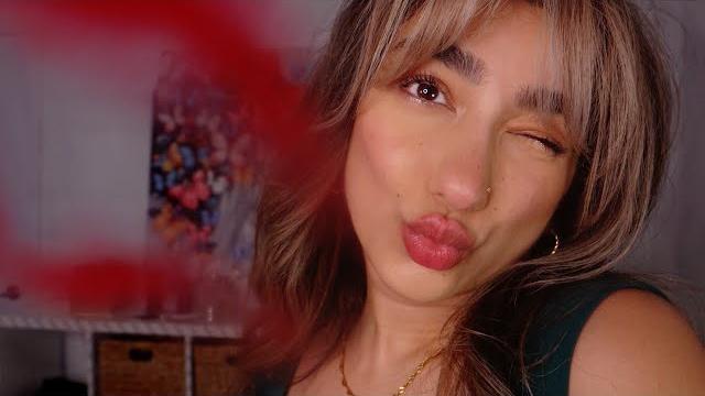 Asmr • lens smooches and tapping (instant tingles) Asmr • lens smooches and tapping (instant tingles)