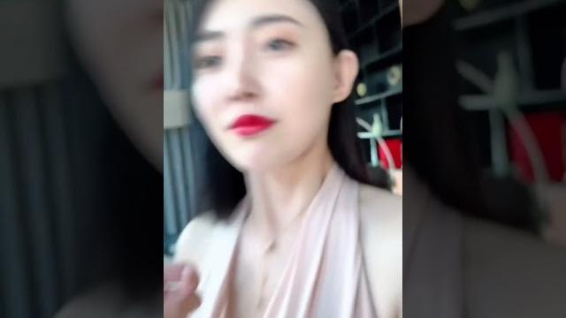 作为一个合格的员工,就要把公司当成自己家!!#露儿驾到#快手小剧场#搞笑#女老板 作为一个合格的员工,就要把公司当成自己家!!#露儿驾到#快手小剧场#搞笑#女老板