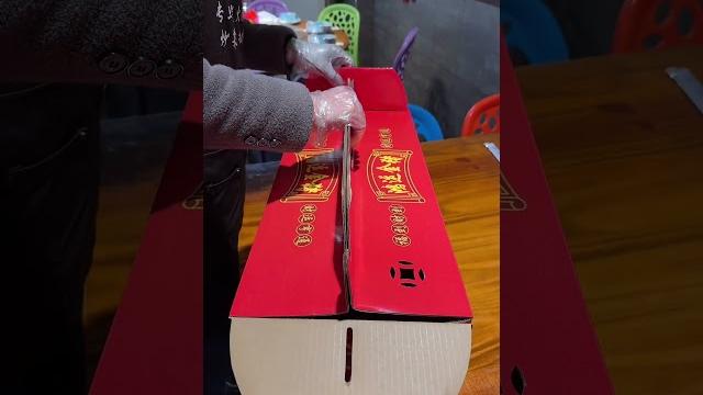 福建省内的朋友们,小黄家的脆皮烤乳猪,采用新鲜的小香猪,纯手工炭火现烤8—9小时,经过8大工序步骤出炉。可以到店堂食,也可以选择安排到jia的脆皮烤乳猪 烤全羊 烤羊腿羊排 兄妹坊 福州美食推荐 福建省内的朋友们,小黄家的脆皮烤乳猪,采用新鲜的小香猪,纯手工炭火现烤8—9小时,经过8大工序步骤出炉。可以到店堂食,也可以选择安排到jia的脆皮烤乳猪 烤全羊 烤羊腿羊排 兄妹坊 福州美食推荐