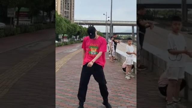 來看一下男男 來看一下男男