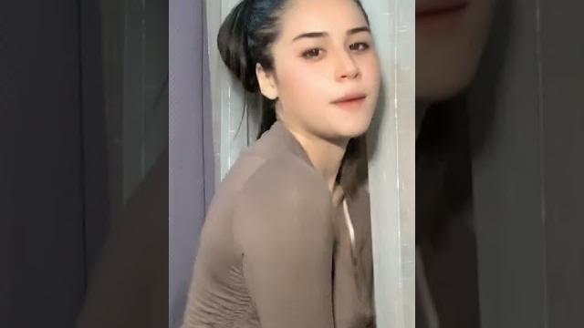 Awek melayu #tiktokviral #goyang #jedagjedug #dance #tiktokvideo #awektiktok #malaysia #indonesia Awek melayu #tiktokviral #goyang #jedagjedug #dance #tiktokvideo #awektiktok #malaysia #indonesia