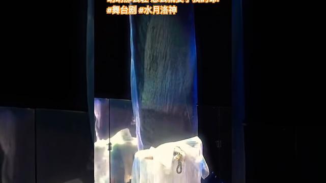 有些事情轻如薄纱,空有影像。却像大石将人压得喘不上气;却因心事重重走不动路。 有些事情轻如薄纱,空有影像。却像大石将人压得喘不上气;却因心事重重走不动路。