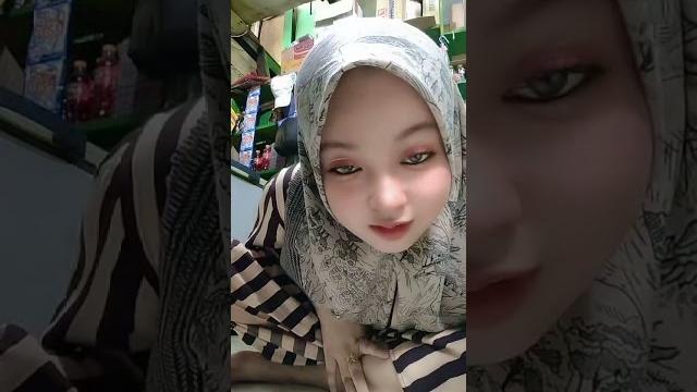 Tante hijab buka bukaan mulus banget Tante hijab buka bukaan mulus banget