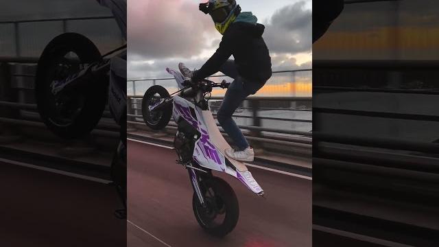 Bike️#supermoto #husqvarna #ktm #supermoto #wheelie #stuntriding #4stroke #motolife #exc #stunt Bike️#supermoto #husqvarna #ktm #supermoto #wheelie #stuntriding #4stroke #motolife #exc #stunt