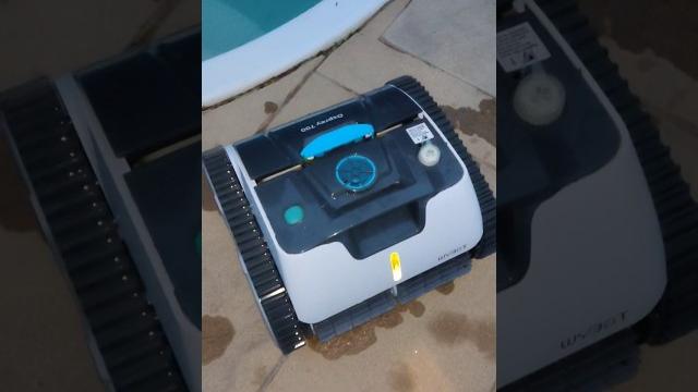 What's in the robot pool vacuum? #shorts #pool What's in the robot pool vacuum? #shorts #pool