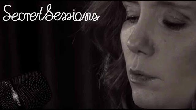 Frazey ford - runnin' - secret sessions live Frazey ford - runnin' - secret sessions live