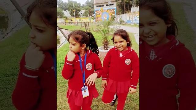 Golu molu park dance kar rahi Golu molu park dance kar rahi