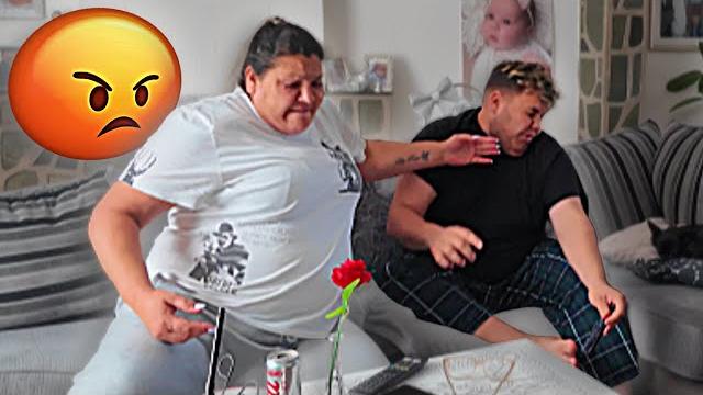 Mama bude sprosty reality show (prank) Mama bude sprosty reality show (prank)