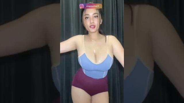 Sri ayu tarisa live hot Sri ayu tarisa live hot